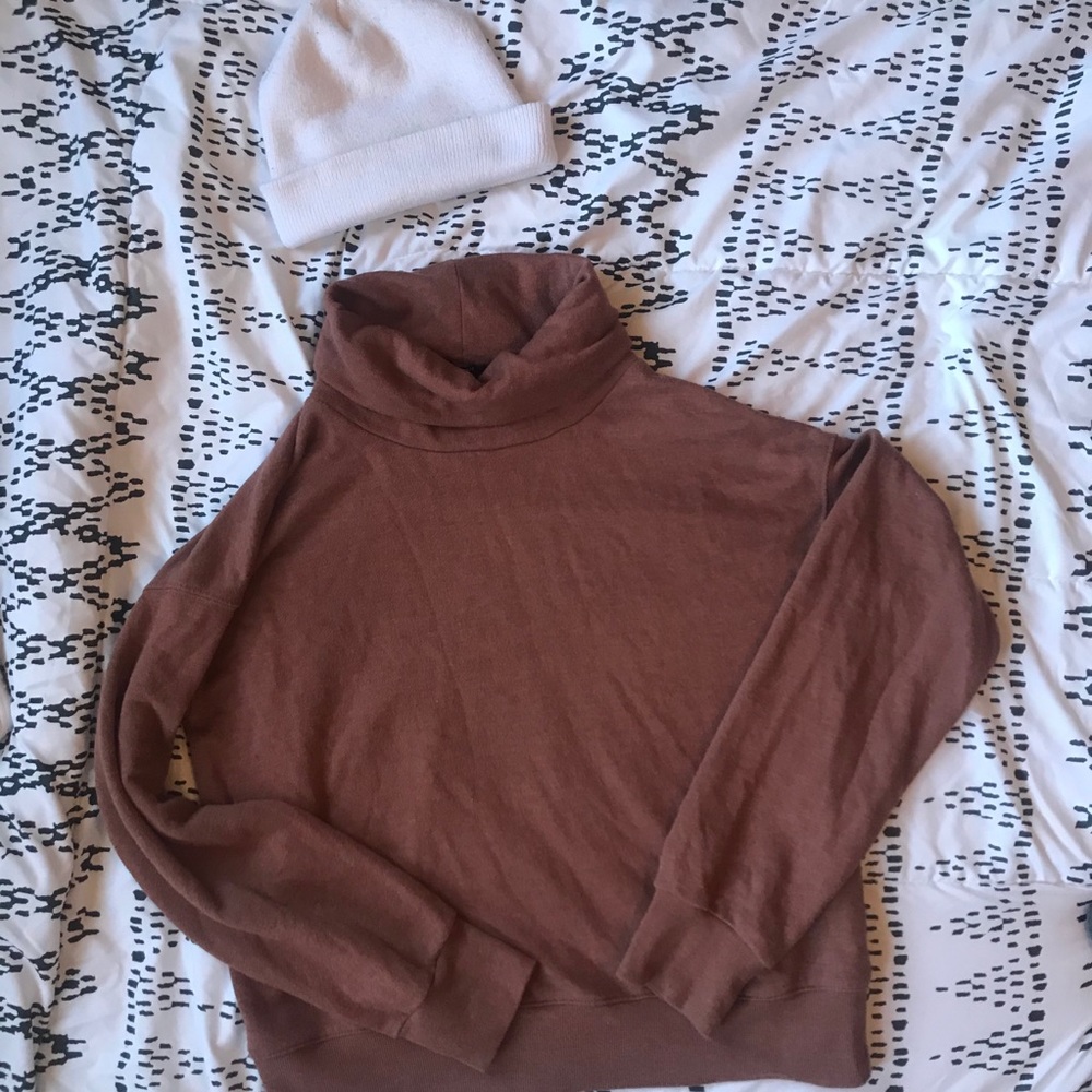 Cowl neck Pullover 🦩🌟 - Picture 4 of 7